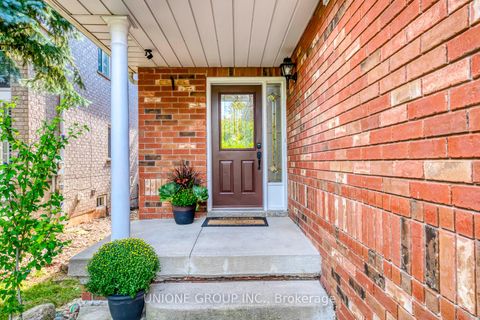 Photo 1 at 2070 Deer Park Road, WT West Oak Trails, Oakville