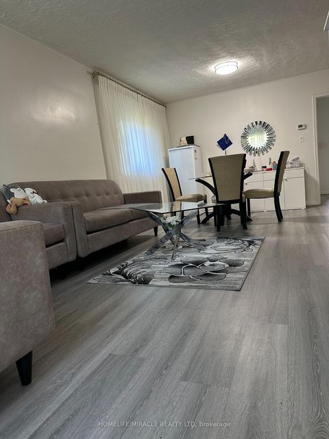 Photo 3 at 140 Porchester Drive, Woburn, Toronto