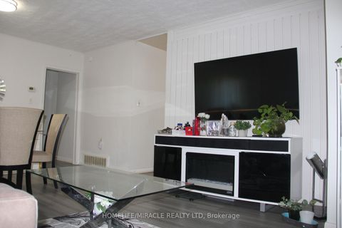 Photo 4 at 140 Porchester Drive, Woburn, Toronto