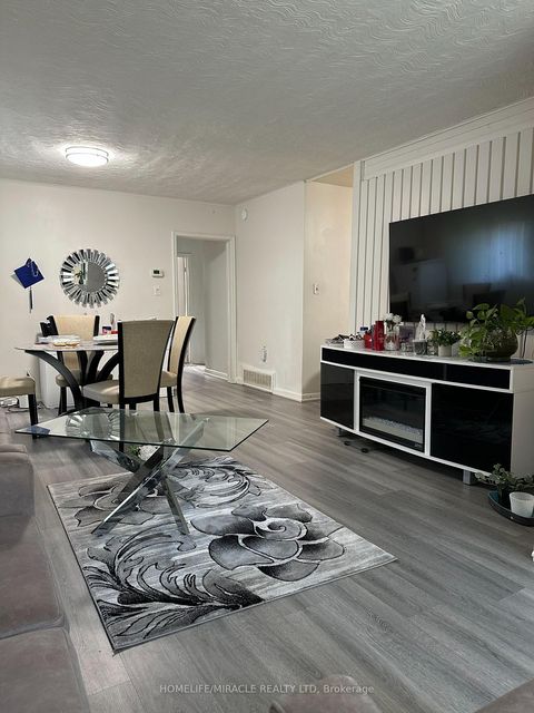 Photo 5 at 140 Porchester Drive, Woburn, Toronto