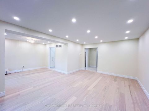 Photo 5 at 135 Scenic Mill Way, Windfields, Toronto