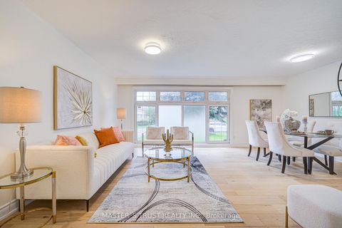 Photo 2 at 30 Deerfield Road, Bendale, Toronto