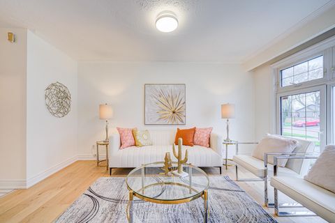 Photo 5 at 30 Deerfield Road, Bendale, Toronto