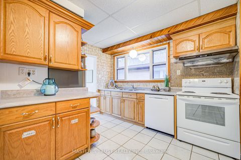 Photo 14 at 30 Deerfield Road, Bendale, Toronto