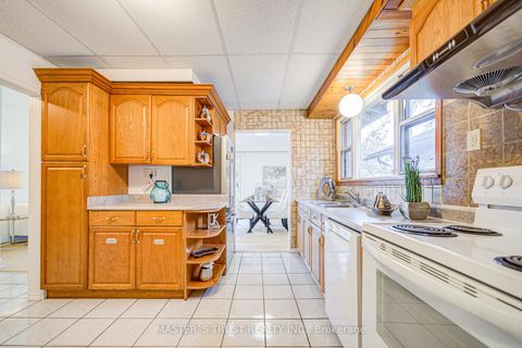 Photo 15 at 30 Deerfield Road, Bendale, Toronto