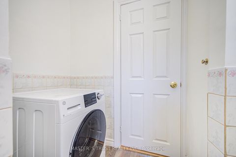 Photo 18 at 30 Deerfield Road, Bendale, Toronto