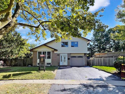 Photo 0 at 2 Hetherington Drive, Bowmanville, Clarington