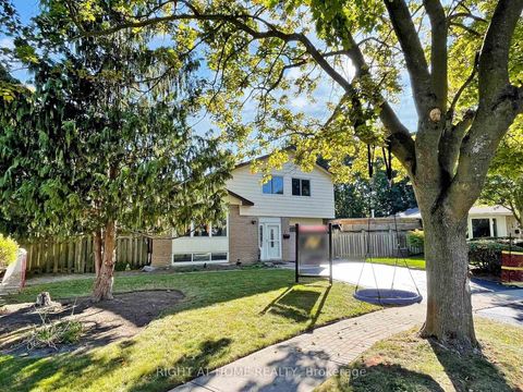 Photo 1 at 2 Hetherington Drive, Bowmanville, Clarington