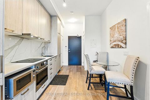Photo 9 at 201 - 60 Honeycrisp Crescent, Vaughan Corporate Centre, Vaughan