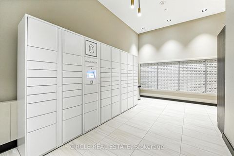Photo 19 at 201 - 60 Honeycrisp Crescent, Vaughan Corporate Centre, Vaughan