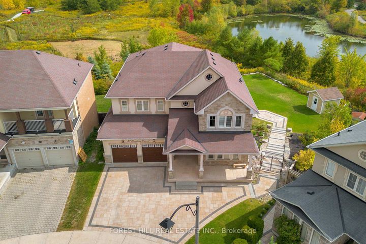 Photo 1 at 21 Farmhouse Crescent, Jefferson, Richmond Hill