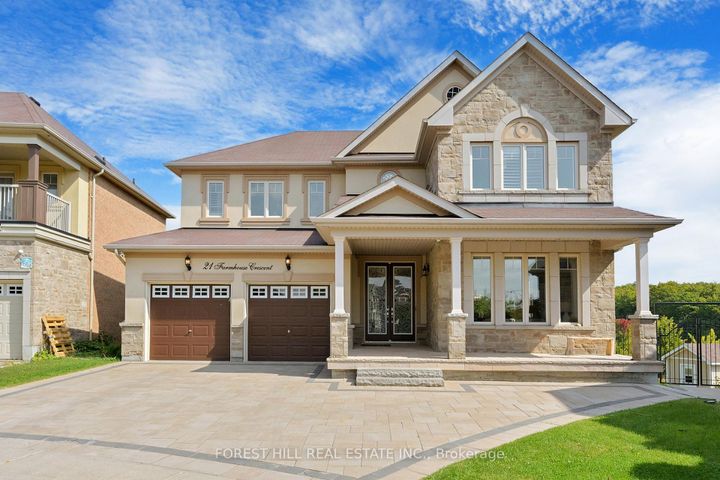 Photo 2 at 21 Farmhouse Crescent, Jefferson, Richmond Hill