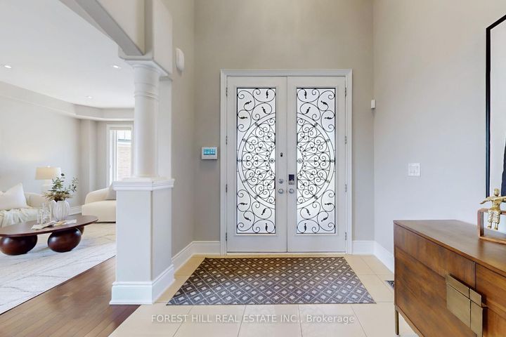 Photo 3 at 21 Farmhouse Crescent, Jefferson, Richmond Hill