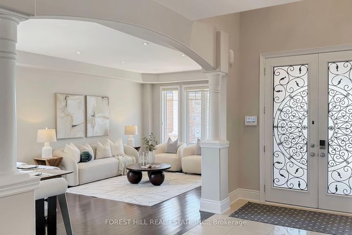 Photo 4 at 21 Farmhouse Crescent, Jefferson, Richmond Hill