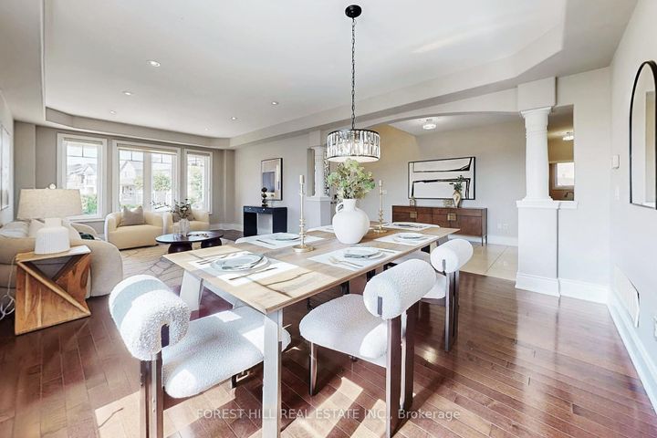 Photo 6 at 21 Farmhouse Crescent, Jefferson, Richmond Hill