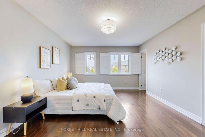Photo 21 at 21 Farmhouse Crescent, Jefferson, Richmond Hill