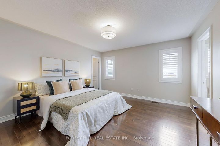 Photo 23 at 21 Farmhouse Crescent, Jefferson, Richmond Hill