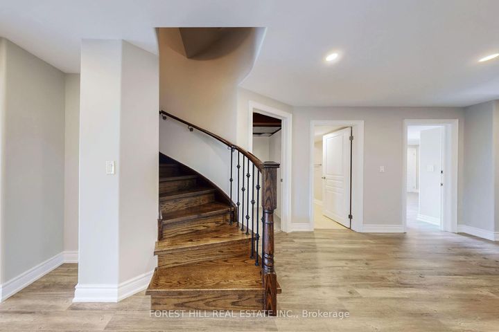 Photo 28 at 21 Farmhouse Crescent, Jefferson, Richmond Hill