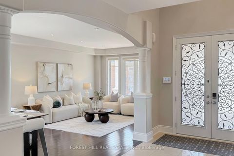 Photo 4 at 21 Farmhouse Crescent, Jefferson, Richmond Hill