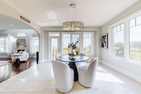 Photo 13 at 21 Farmhouse Crescent, Jefferson, Richmond Hill