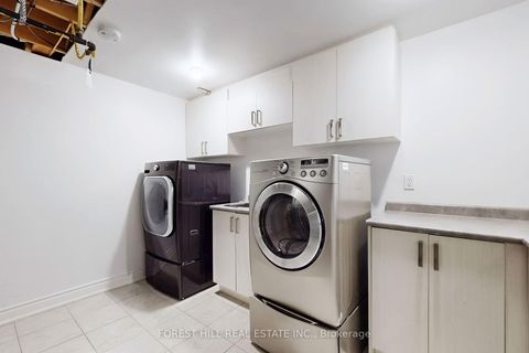 Photo 34 at 21 Farmhouse Crescent, Jefferson, Richmond Hill