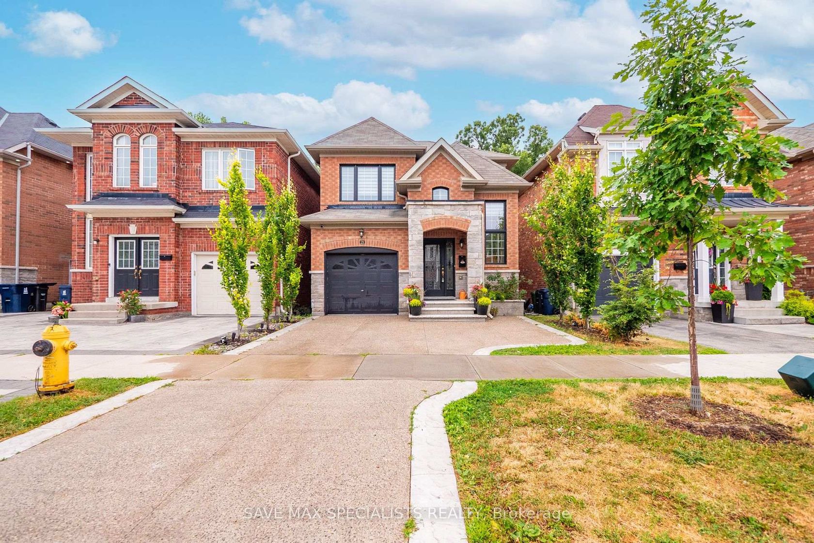 21 Isaac Devins Boulevard, Pelmo Park W5, Toronto 