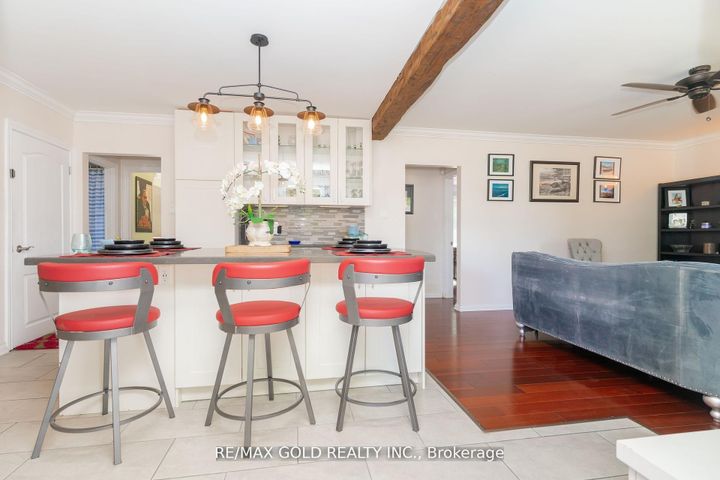 Photo 5 at 9 Ashwood Crescent, Avondale, Brampton