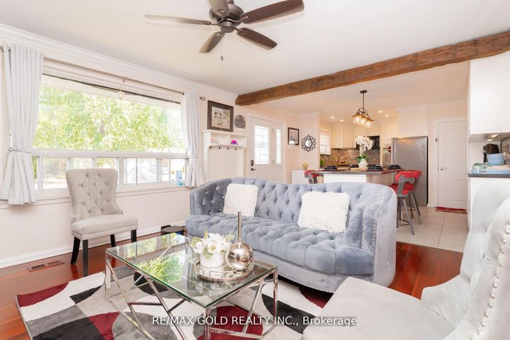 Photo 8 at 9 Ashwood Crescent, Avondale, Brampton