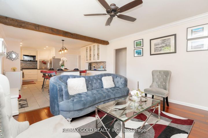 Photo 9 at 9 Ashwood Crescent, Avondale, Brampton
