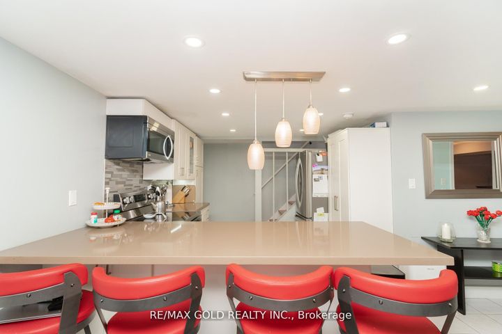 Photo 27 at 9 Ashwood Crescent, Avondale, Brampton