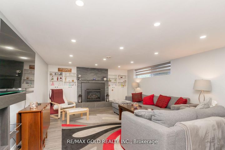 Photo 28 at 9 Ashwood Crescent, Avondale, Brampton