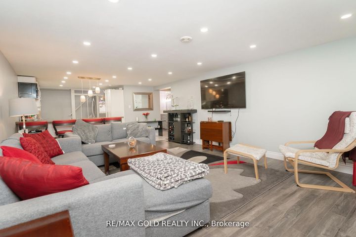 Photo 29 at 9 Ashwood Crescent, Avondale, Brampton