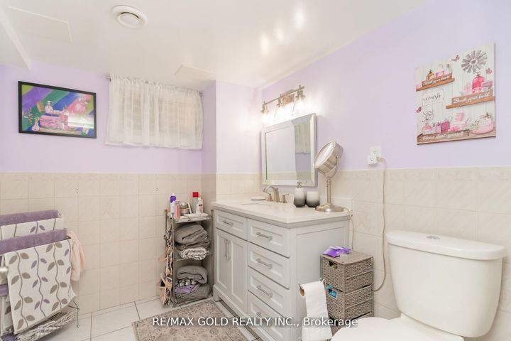 Photo 34 at 9 Ashwood Crescent, Avondale, Brampton