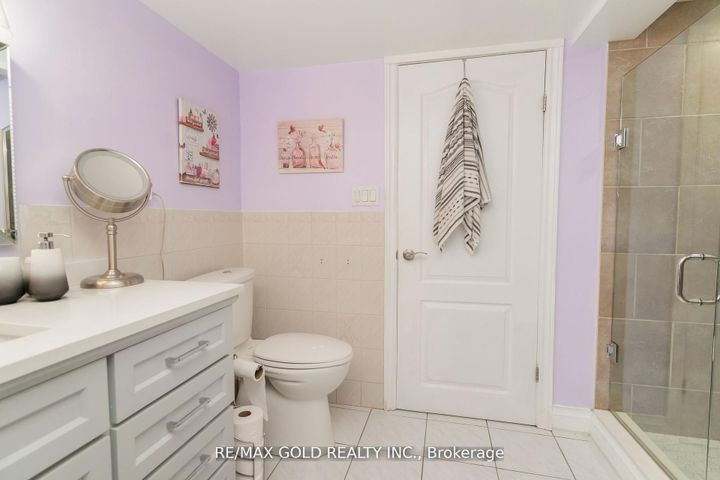 Photo 35 at 9 Ashwood Crescent, Avondale, Brampton
