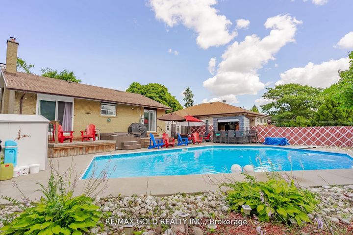 Photo 41 at 9 Ashwood Crescent, Avondale, Brampton