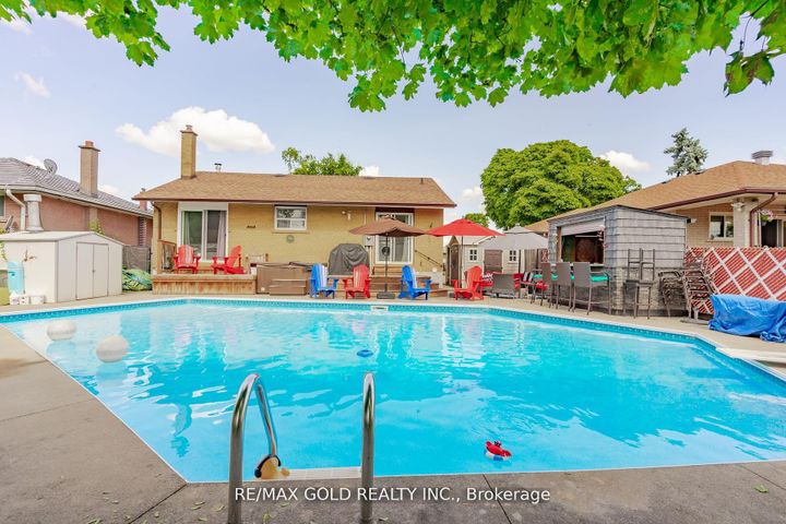 Photo 43 at 9 Ashwood Crescent, Avondale, Brampton
