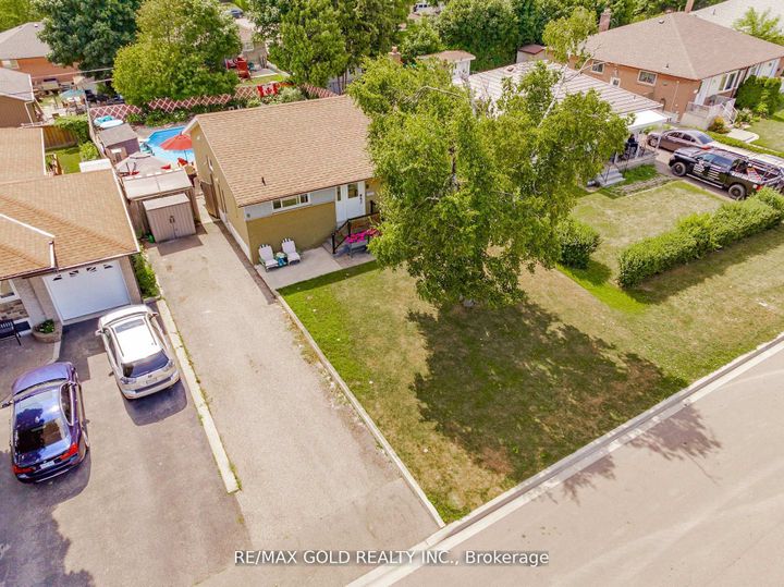 Photo 48 at 9 Ashwood Crescent, Avondale, Brampton