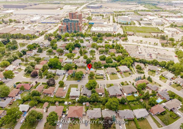 Photo 49 at 9 Ashwood Crescent, Avondale, Brampton