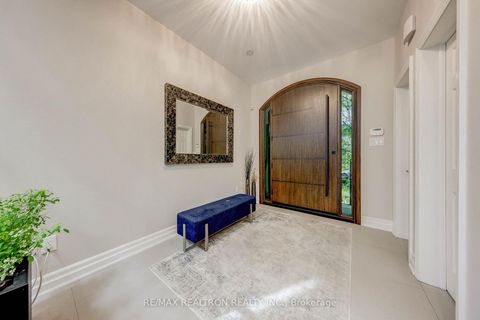 Photo 2 at 535 Brookdale Avenue, Nortown, Toronto