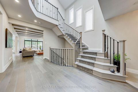 Photo 3 at 535 Brookdale Avenue, Nortown, Toronto