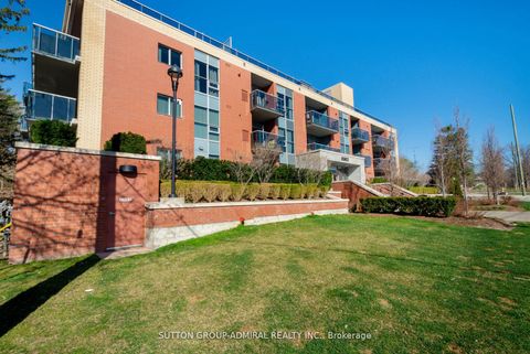 Photo 2 at 405 - 8302 Islington Avenue, Islington Woods, Vaughan