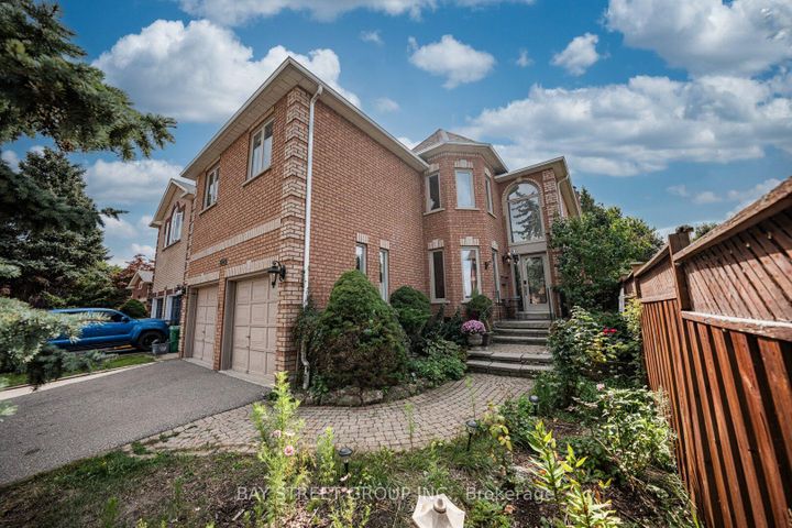 Photo 1 at 2524 Paula Court, Sheridan, Mississauga