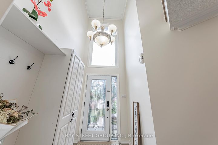 Photo 3 at 2524 Paula Court, Sheridan, Mississauga