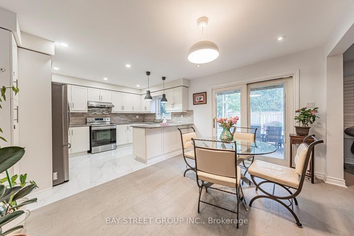 Photo 11 at 2524 Paula Court, Sheridan, Mississauga