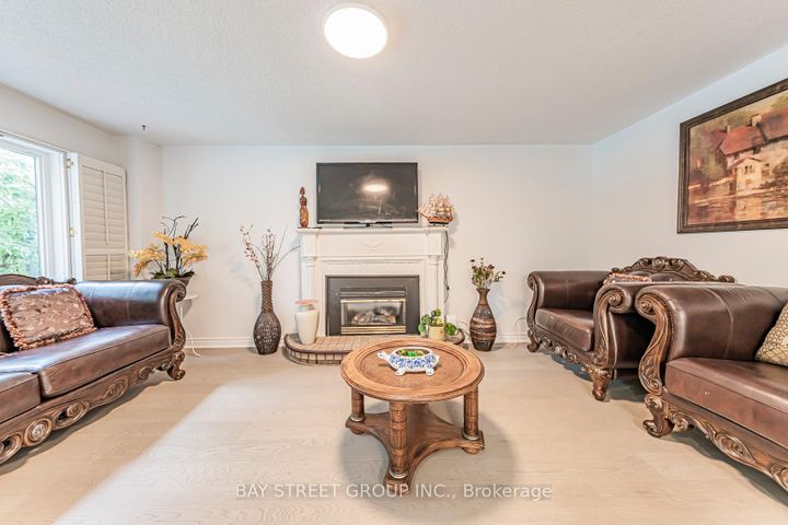 Photo 13 at 2524 Paula Court, Sheridan, Mississauga