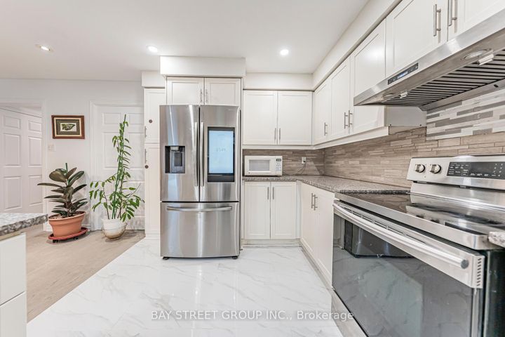 Photo 14 at 2524 Paula Court, Sheridan, Mississauga