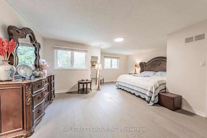 Photo 16 at 2524 Paula Court, Sheridan, Mississauga