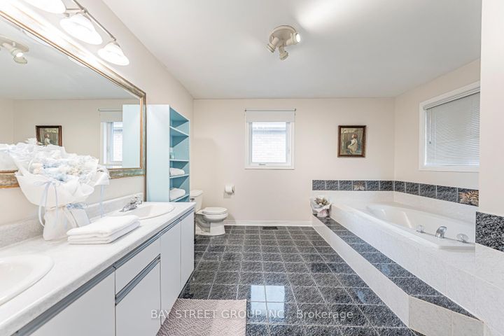 Photo 18 at 2524 Paula Court, Sheridan, Mississauga