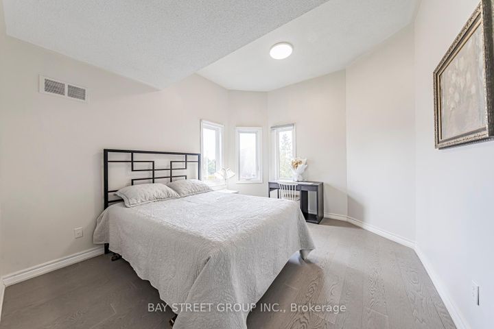 Photo 23 at 2524 Paula Court, Sheridan, Mississauga