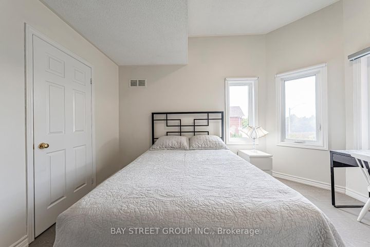 Photo 24 at 2524 Paula Court, Sheridan, Mississauga